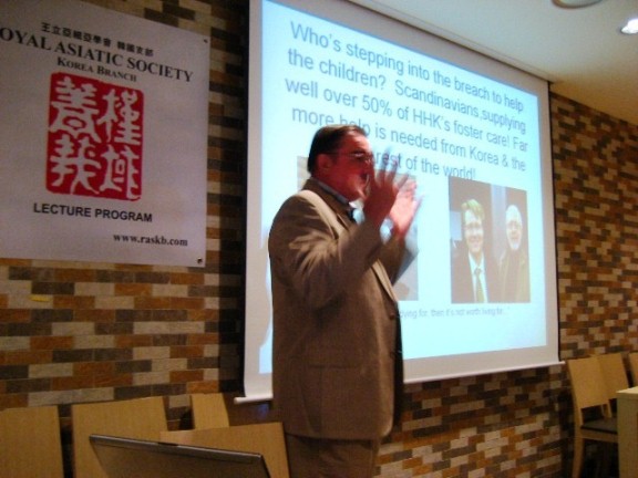 Rev. Tim Peters speaks at the Royal Asiatic Society